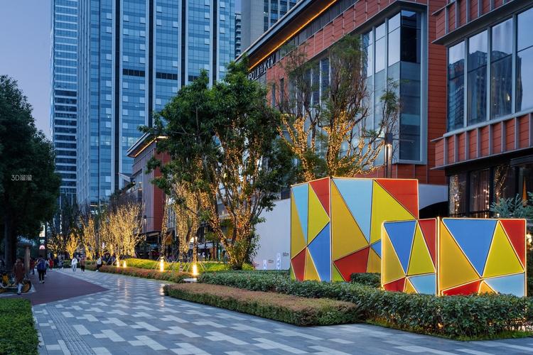 当艺术墙邂逅现代建筑 城市街道的色彩诗学